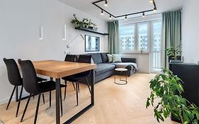 Seaside Retreat Gdansk - 64M2, Parking, Workspace- By Rentujemy